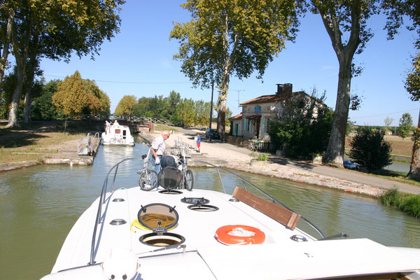 Hausboot-Tour auf dem Canal de Montech, Canal Latéral à la Garonne und Petite Baise 