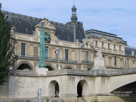 Bild:  Bootsrundfahrt auf der Seine in Paris 