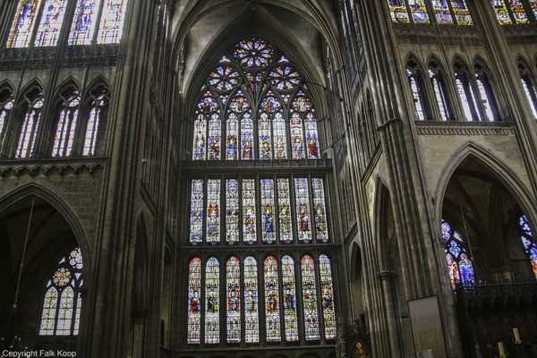 Bild: Glasfenster der Kathedrale Saint-Etienne in Metz 