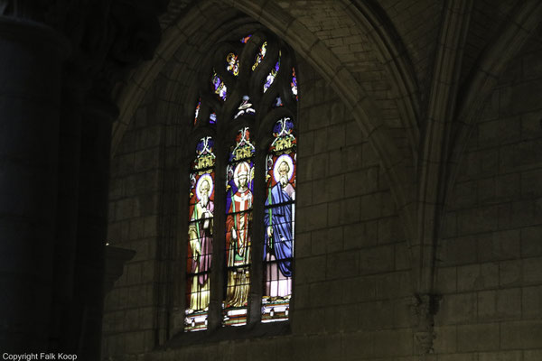 Bild: Glasfenster in der Église Saint-Denis d’Amboise