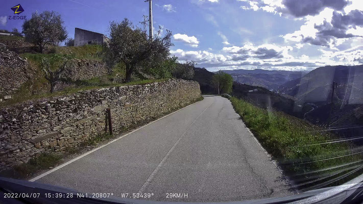 Bild: Landschaft auf einer Rundfahrt hinter Pinhão 