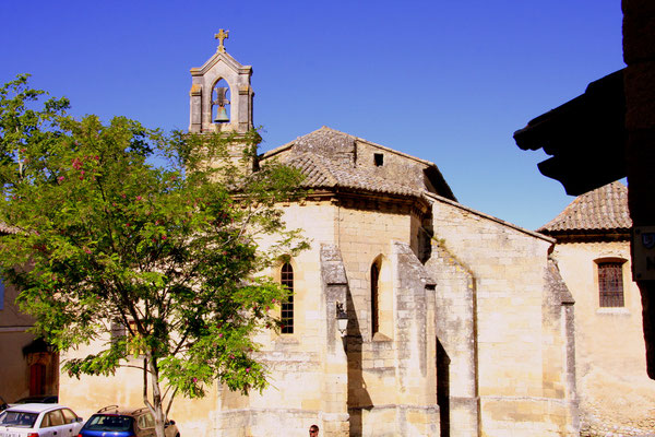 Bild: Pfarrkirche aus dem 12. Jh., Robion