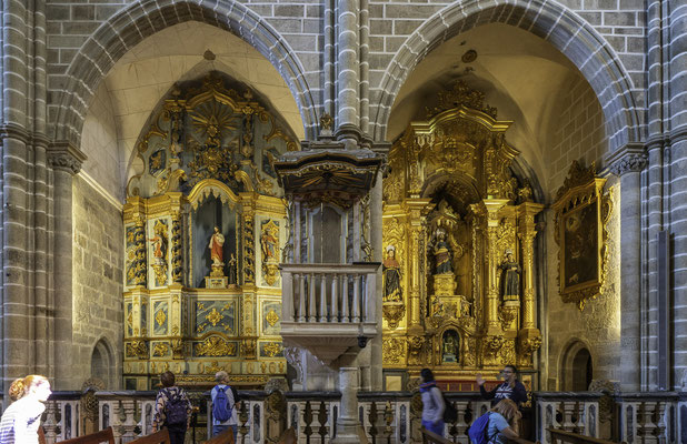 Bild: Seitenkapellen in der Igreja de São Francisco in Évora 