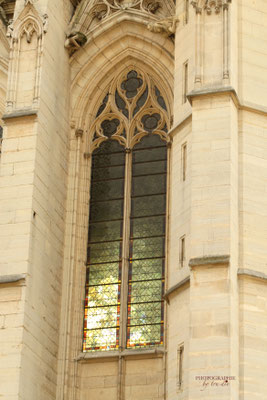 Bild: Westfassade der Sainte-Chapelle im Château de Vincennes in Paris 