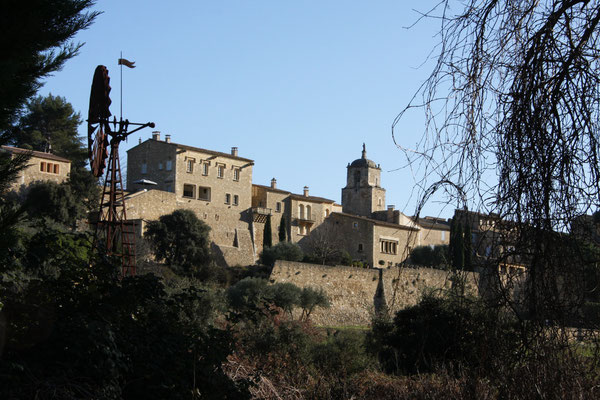 Bild: Blick auf das Schloss von Maubec