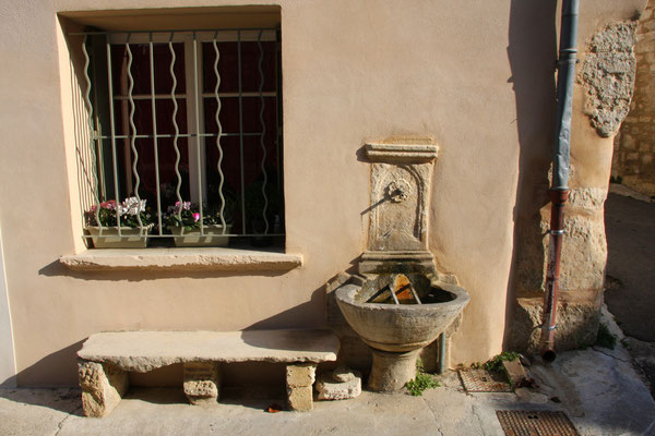 Bild: Fontaine de la Rue de la Rèpublique, Pernes les Fontaines