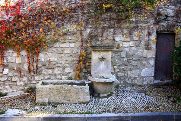 Bild: Fontaine du Planet de Gulidan, Pernes les Fontaines 