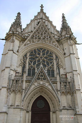 Bild: Westfassade der Sainte-Chapelle im Château de Vincennes in Paris 