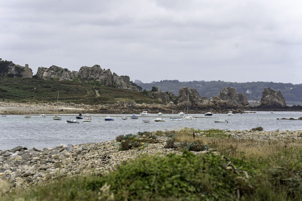 Bild: Das Umfeld der Maison le Gouffre, Bretagne