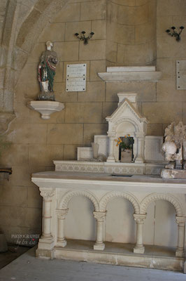 Bild: Gedenkstätte des Massaker von Oradour sur glane, hier zerstörte Kirche 
