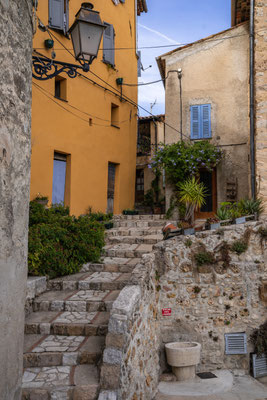 Bild: Blick auf Le Bar-sur-Loup im Département Alpes Maritimes, Frankreich   