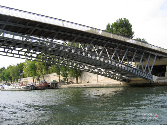 Bild:  Bootsrundfahrt auf der Seine in Paris 