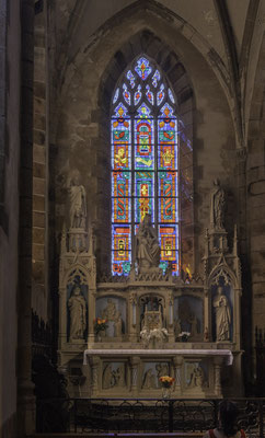 Bild: Buntglasfenster in der Èglise Saint-Léonard in Fougères 