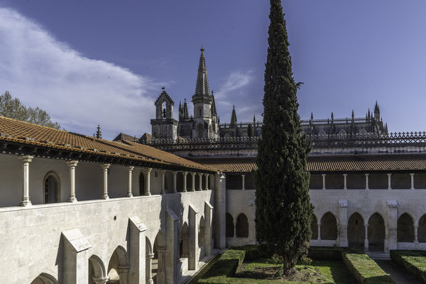 Bild: Alfosinischer Kreuzgang der Mosteiro de Santa Maria da Vitória in Batalha 