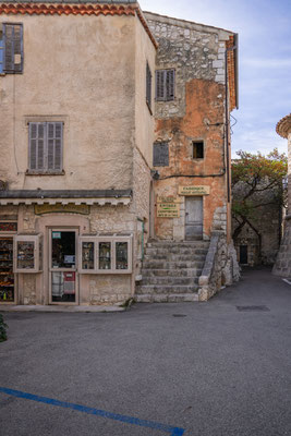 Bild: Gourdon im Département Alpes Maritimes in der Provence  