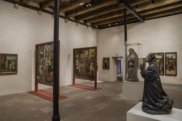 Bild: Ausstellungsstücke im Musée Unterlinden in Colmar im Elsass, Frankreich