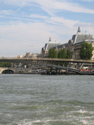 Bild:  Bootsrundfahrt auf der Seine in Paris 