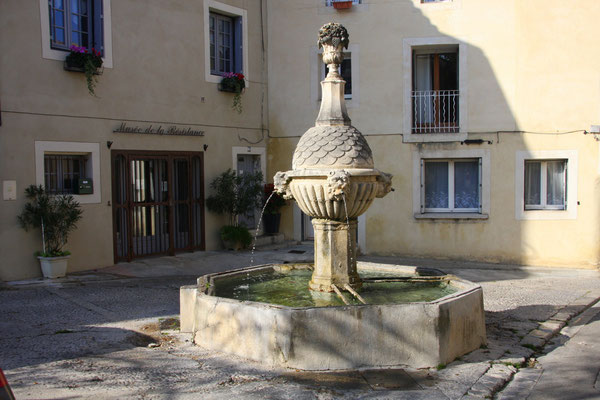 Bild: Fontaine Reboul, Pernes les Fontaines 