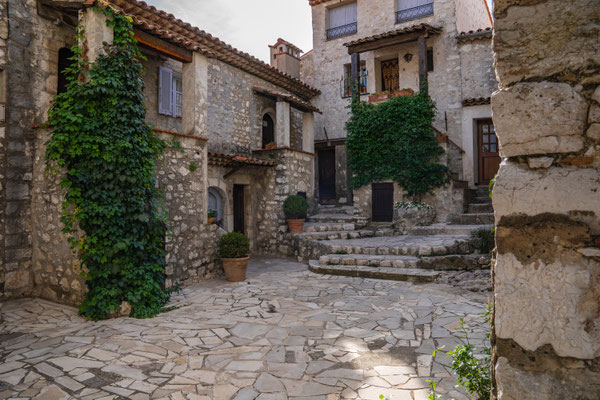 Bild: Gourdon im Département Alpes Maritimes in der Provence  