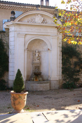 Bild: Fontaine du jardin de la marie, Pernes les Fontaines 