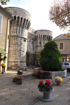 Bild: Fontaine de Villeneuve, Pernes les Fontaines 