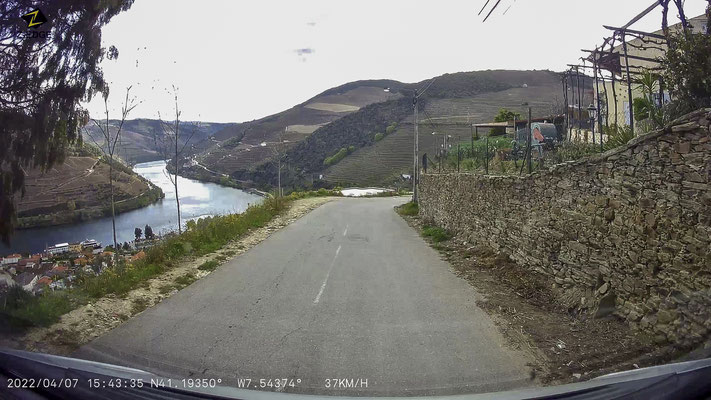Bild: Landschaft auf einer Rundfahrt hinter Pinhão 