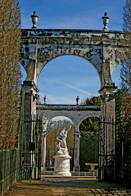 Bild: Château de Versailles mit Schlossgarten 