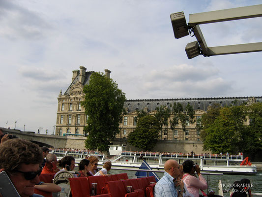 Bild:  Bootsrundfahrt auf der Seine