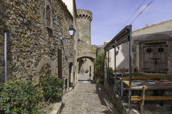 Bild: Innerhalb der mittelalterlichen Vila Vella in Tossa de Mar 