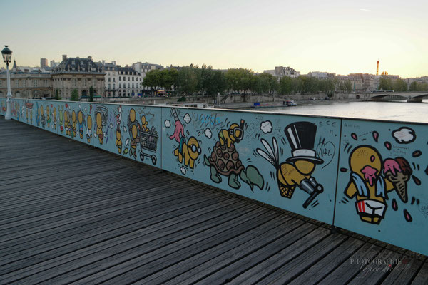 Bild: Pont des Artes im Jahre 2015 in Paris 