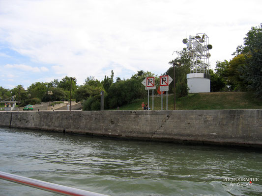 Bild:  Bootsrundfahrt auf der Seine in Paris