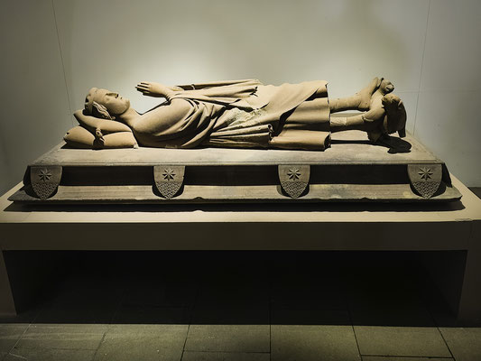 Bildhauerkunstwerke  die von der Cathédrale stammen im Musée de l'Œuvre Notre-Dame in Strasbourg 