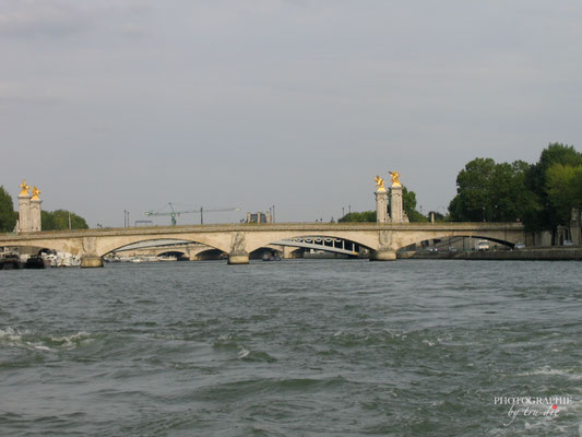 Bild:  Bootsrundfahrt auf der Seine in Paris 