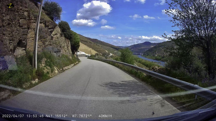 Bild: Weiterfahrt bis Staustufe für die Schiffahrt auf dem Douro