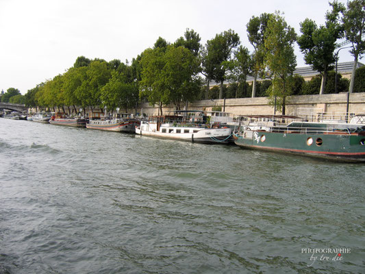 Bild:  Bootsrundfahrt auf der Seine in Paris