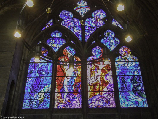 Bild: Glasfenster der Kathedrale Saint-Etienne in Metz 