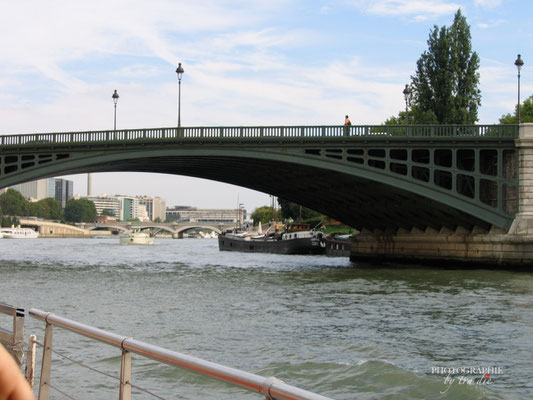 Bild:  Bootsrundfahrt auf der Seine in Paris