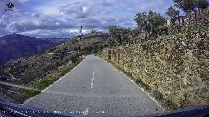 Bild: Landschaft auf einer Rundfahrt hinter Pinhão 