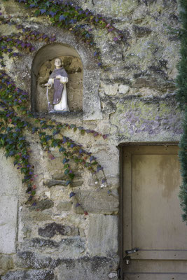 Bild: im Garten der Abbaye Saint-Marie de Fontfroide 