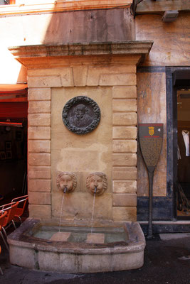 Bild: Brunnen in Aix-en-Provence