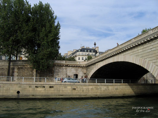 Bild:  Bootsrundfahrt auf der Seine in Paris 