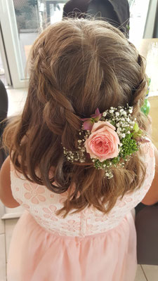 Blumenschmuck fürs Haar