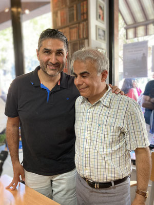 Lesung mit Eskandar Abadi und Moderator Bamdad Esmaili
