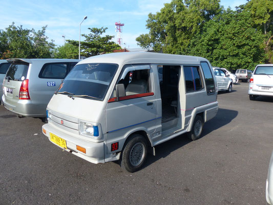 Indonesien 2016: öffentlicher "Klein"-Bus aus heimischer Produktion