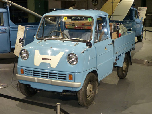 Japan 2019: Honda T360 aus den 60er Jahren; Länge 2995mm!, 354 ccm, 4 Zyl. DOHC, 30 PS bei 8500 U/min !!!; gesehen im Toyota Heritage Museum in Daiba (Tokyo)