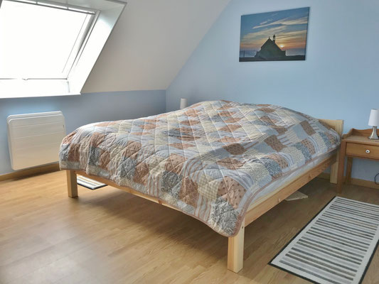 Schlafzimmer mit Doppelbett Kingsize, Ferienhaus Ker Armor, Plouhinec