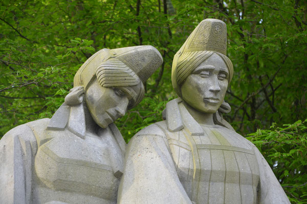 Monument aux Bigoudens in Pont l' Abbé