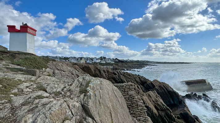 Pors Poulhand, der Leuchtturm, Hafen, Cap Sizun, Bucht von Audierne