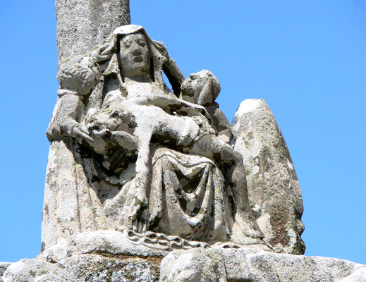 Die Kirche Notre Dame de Tronoën und der Calvaire, Pays Bigouden, Finistère, Bretagne