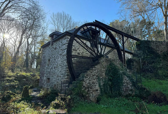 Pointe du Millier Moulin de Keriolet, historische Wassermühle, Cap Sizun, Bretagne